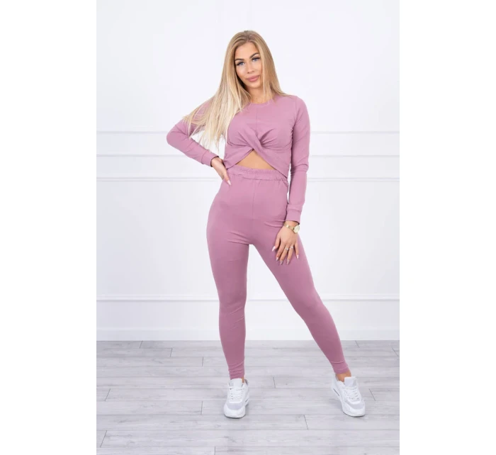 Sada so záhybom na blúzke tmavo ružová