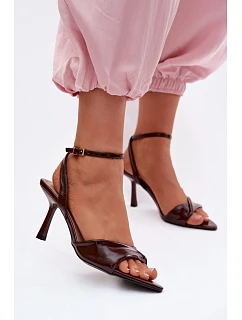 Sandále na podpätku model 226515 Vykročte štýlovo