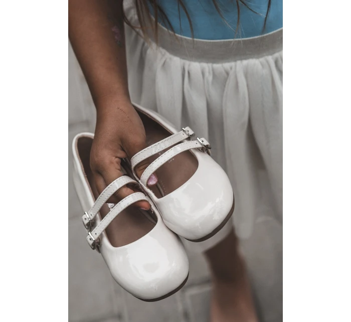 Lakierowane Balerinki Dziecięce Z Paseczkami Beżowe Margenis