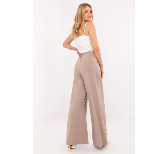 Tepláky model 217048 Relevantnosť Tepláky model 217048 Relevantnosť