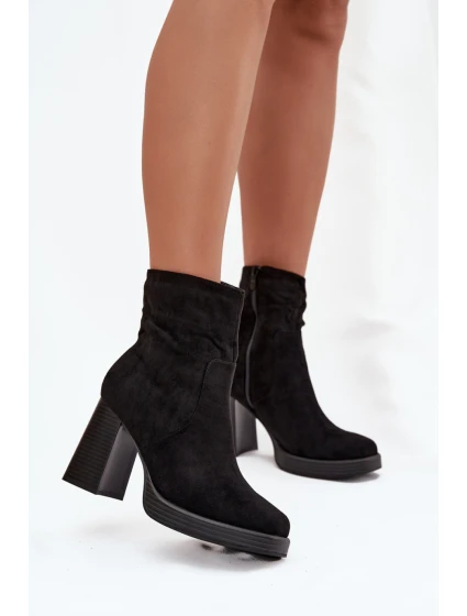 Topánky na podpätku model 220708 Krok vo veľkom štýle Topánky na podpätku model 220708 Krok vo veľkom štýle