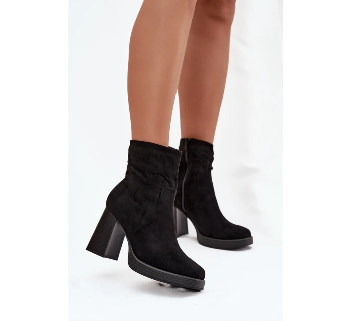 Topánky na podpätku model 220708 Krok vo veľkom štýle Topánky na podpätku model 220708 Krok vo veľkom štýle