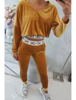 Velúrová súprava s kapucňou v horčicovej farbe