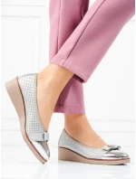 Moderní lodičky model 18184314 dámské na klínku - W. POTOCKI Moderní lodičky model 18184314 dámské na klínku - W. POTOCKI