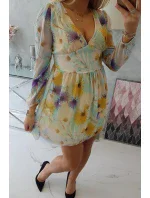 Vzdušné šaty s kvetinovým motívom žltej