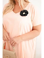 Dámske bavlnené šaty Plus Size s brošňou a výstrihom Powder Pink