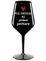 Môj partner má priateľského partnera - čierny nerozbitný pohár na víno 470 ml