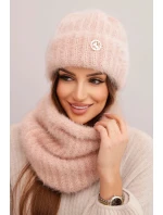 Dámská sada čepice a šály zimní huňaté s ozdobným model 22022705 světle pudrově růžová - K-Fashion