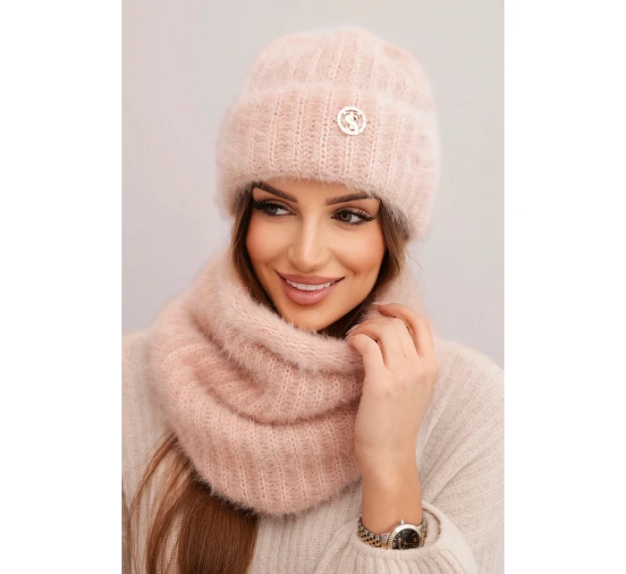Dámská sada čepice a šály zimní huňaté s ozdobným model 22022705 světle pudrově růžová - K-Fashion