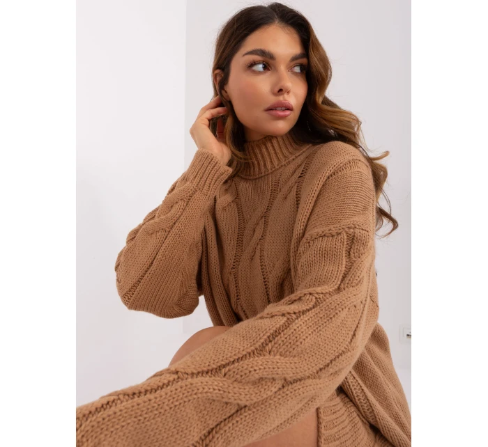 LC SK 1561 šaty.72P ťava