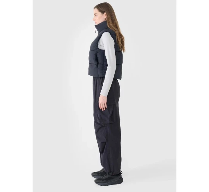 Dámské pouzdro bez rukávů se syntetickou výplní model 21438815 - 4F Dámské pouzdro bez rukávů se syntetickou výplní model 21438815 - 4F