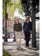 Cutter & Buck Chinos Men Pánské chino kalhoty dark navy model 22471959 Cutter & Buck Chinos Men Pánské chino kalhoty dark navy model 22471959