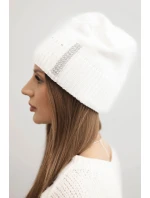 Dámská zimní čepice vlněná s krystaly model 21750388 bílá - K-Fashion Dámská zimní čepice vlněná s krystaly model 21750388 bílá - K-Fashion