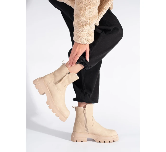 Jedinečné hnědé kotníčkové boty dámské na plochém podpatku Jedinečné hnědé kotníčkové boty dámské na plochém podpatku