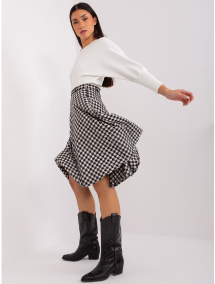 Dámska pletená sukňa LK SD 508387 1.12P Biela s čiernou - FPrice