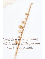 Módny náramok s ďatelinou a zlatými lístkami