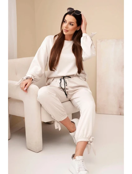 Dámský set z viskózy s mašlemi máslový model 22103428 - K-Fashion Dámský set z viskózy s mašlemi máslový model 22103428 - K-Fashion