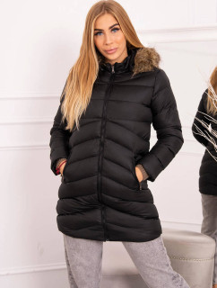 Prešívaná zimná bunda s kapucňou a kožušinou v čiernej farbe