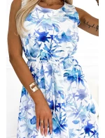 VICTORIA Bílé dámské trapézové šaty se světle modrým vzorem model 20185765 - numoco VICTORIA Bílé dámské trapézové šaty se světle modrým vzorem model 20185765 - numoco