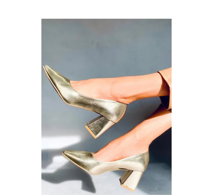 Dámske lodičky na podpätku 9538 Zlatá - Sweet Shoes