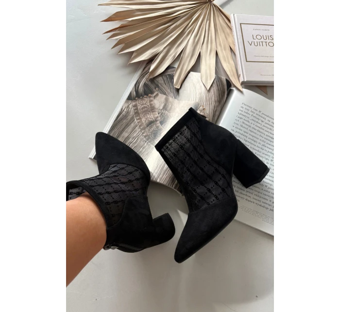 kotníkové boty na podpatku D A  černé model 21713820 - D&A