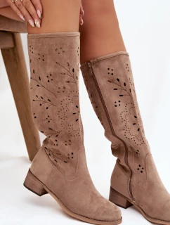 Ažurové dámské kozačky na klínu béžové model 21821926 - Boto
