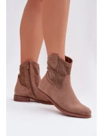 Dámské kotníkové boty na nízkém podpatku s krajkovým vzorem model 22007421 Hnědé - S.Barski