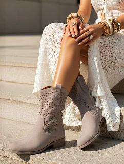 Botki damskie na  beżowe model 22048704 - FashionStreet