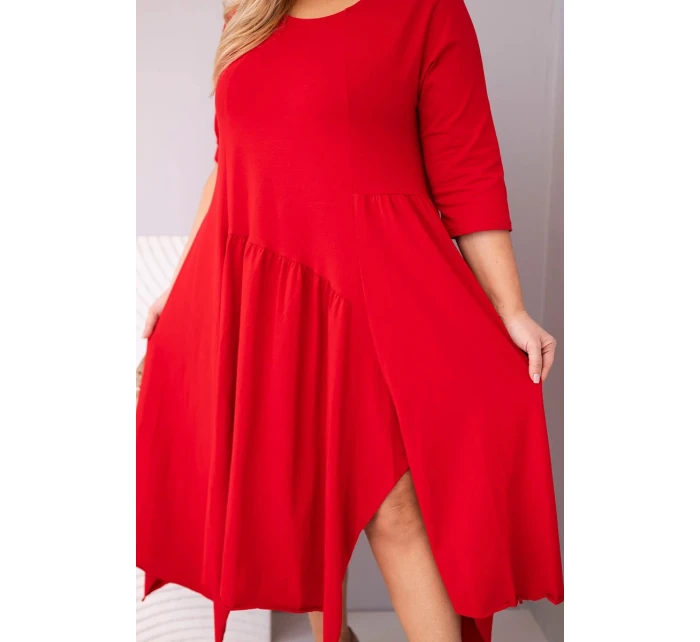 Dámska bavlnená sukňa s asymetrickým lemom v červenej farbe