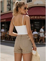 Dámske džínsové šortky v kamelovej farbe FashionStreet SY0553 Dámske džínsové šortky v kamelovej farbe FashionStreet SY0553
