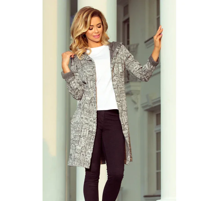 Teplý dámsky prehoz s kapucňou, vreckami a vzorom "mesto" model 6376504