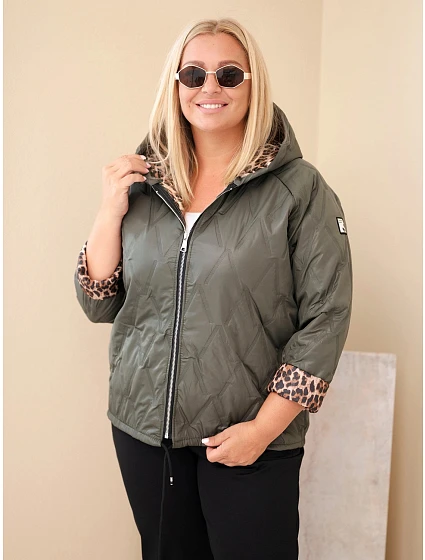 Dámská bunda Plus Size s kapucí a leopardím lemováním khaki