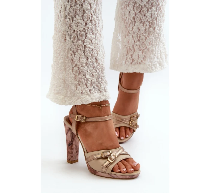 Dámské kožené sandály na podpatku model 21665619 - Maciejka