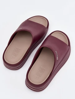 Dámske papuče na platforme Big Star - bordové