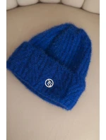 Dámska zimná čiapka z nadýchanej priadze a s elegantným gombíkom Dámska zimná čiapka z nadýchanej priadze a s elegantným gombíkom