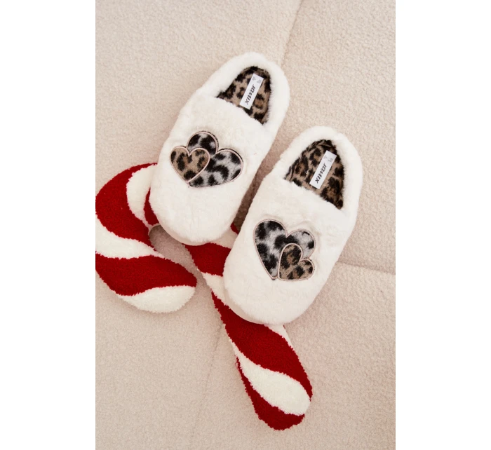 Kožešinové pantofle se srdci bílé Amandra Kožešinové pantofle se srdci bílé Amandra