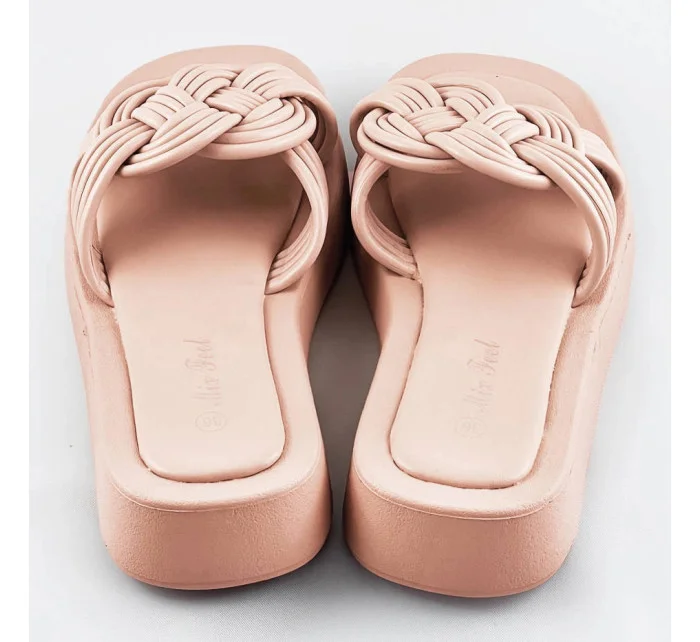 Béžové dámské pantofle s podrážkou model 17352363 - Mix Feel Béžové dámské pantofle s podrážkou model 17352363 - Mix Feel