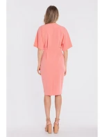 Midi šaty se zavinovacím střihem model 22194608 lososová - STYLOVE