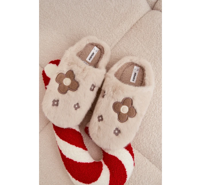 Kožešinové pantofle s květinami béžové model 21772526 - Boto