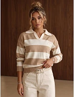 Sweter damski z kołnierzykiem i haftem LOVE kamelowy FashionStreet MY2660 Sweter damski z kołnierzykiem i haftem LOVE kamelowy FashionStreet MY2660