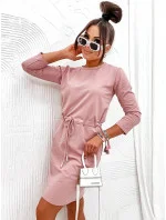 Dámske pletené šaty v púdrovo ružovej farbe (700)