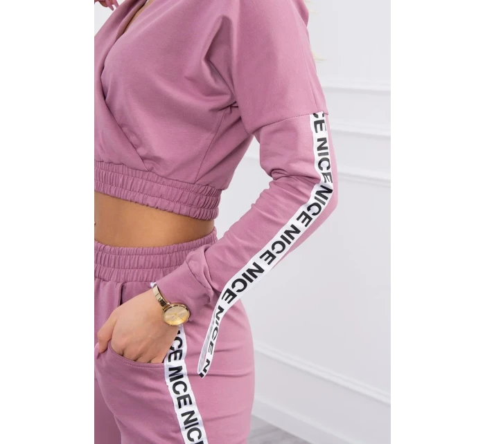 Sada s ozdobnými stuhami tmavo ružová