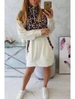 Velúrové šaty s maskovacím motívom ecru Velúrové šaty s maskovacím motívom ecru