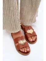 Dámské sandály na plochém podpatku se zlatou ozdobou model 21697080 - EVENTO Dámské sandály na plochém podpatku se zlatou ozdobou model 21697080 - EVENTO