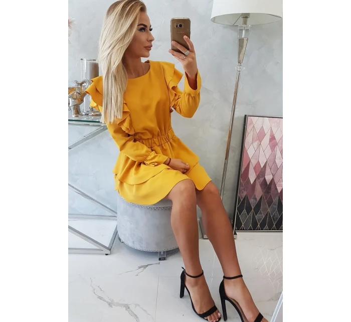 Šaty s model 18743670 volány hořčicové barvy - K-Fashion Šaty s model 18743670 volány hořčicové barvy - K-Fashion