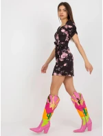 Dámské šaty LK SK model 21893574 Černá s růžovou vzor - FPrice