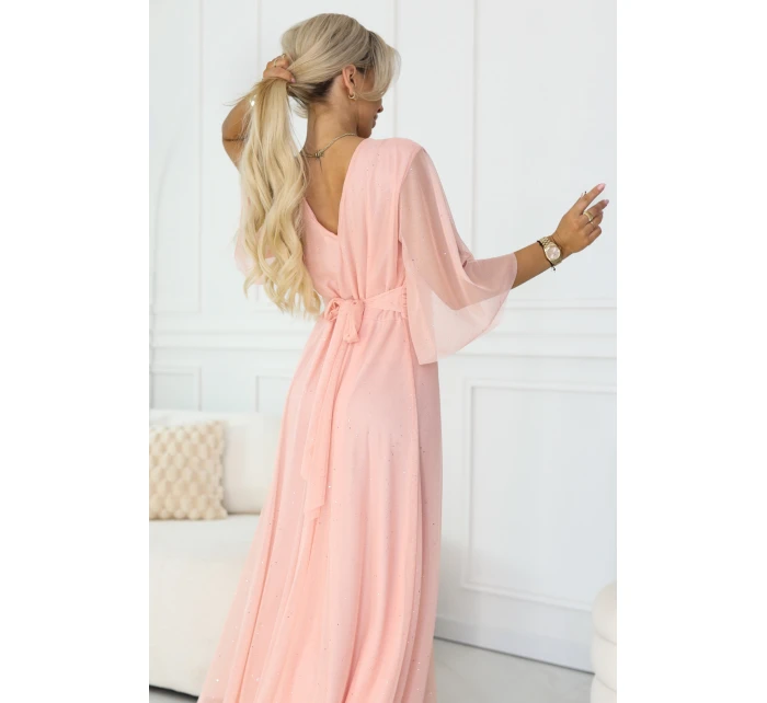 654-4 Dlhé trblietavé šaty nadmernej veľkosti s výstrihom a priehľadnými rukávmi - broskyňové