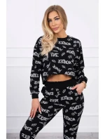 Sada s černými nápisy