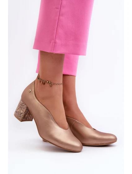 Elegantní kožené lodičky na podpatku model 21661319 zlaté - Maciejka