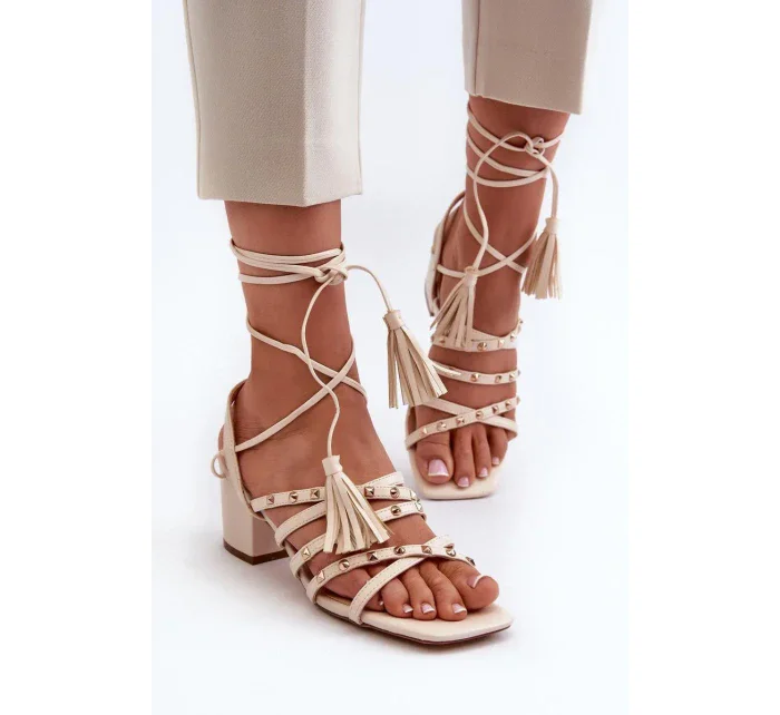 Sandále na podpätku model 197583 Vykročte štýlovo